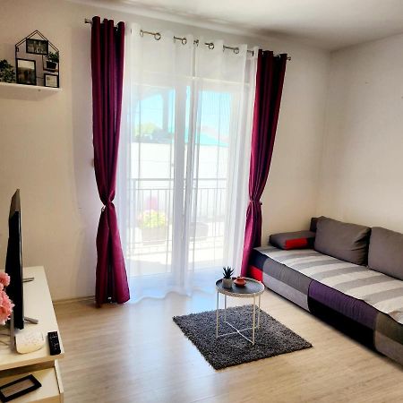 Ena Apartment Turanj Bagian luar foto