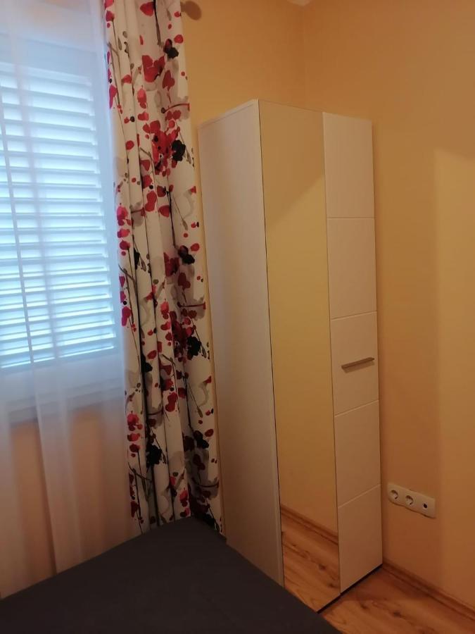 Ena Apartment Turanj Bagian luar foto