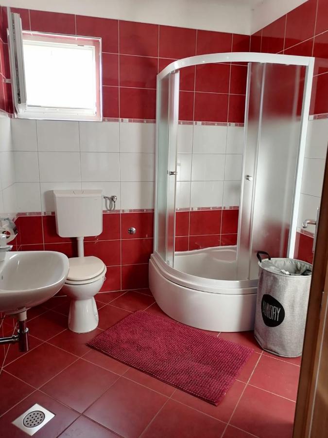 Ena Apartment Turanj Bagian luar foto