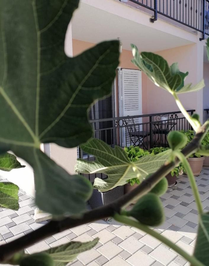 Ena Apartment Turanj Bagian luar foto