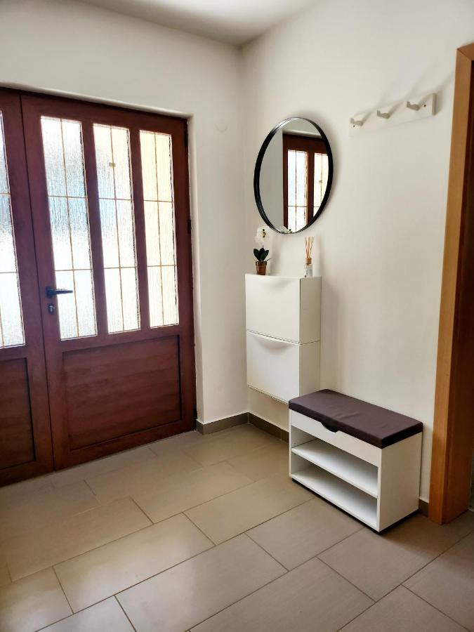 Ena Apartment Turanj Bagian luar foto